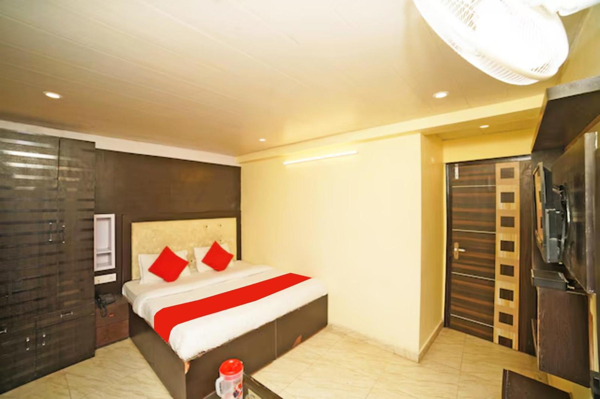 Golden Nest Near Naini - Hygiene & Spacious - Prime Location In